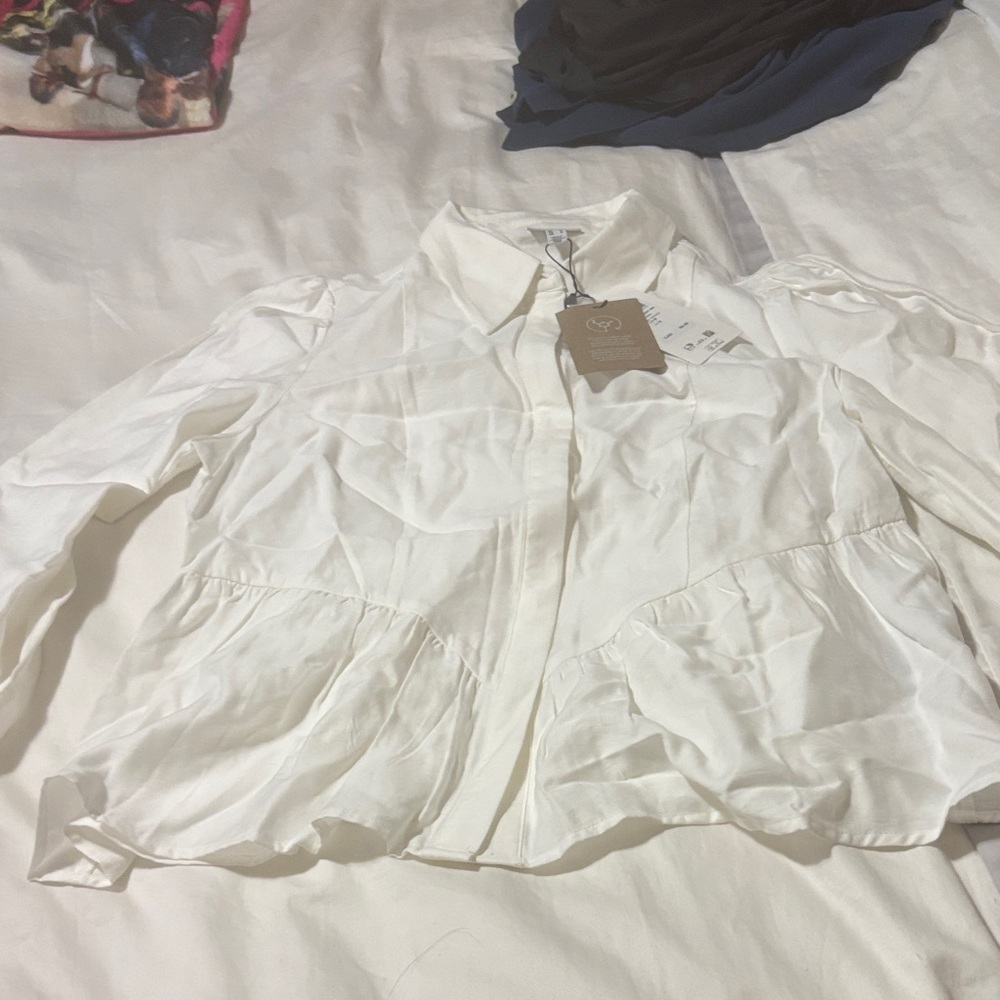 Cream Women's blouse